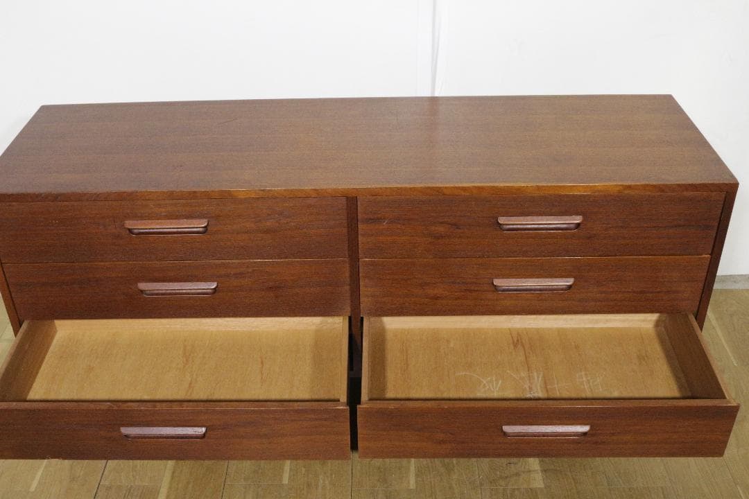 ヴィンテージ★チェスト/サイドボード★木製家具★北欧風家具★