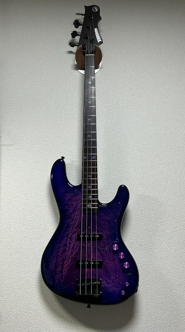 ベース FREEDOM CUSTOM GUITAR RESEARCH Rhino 4st
