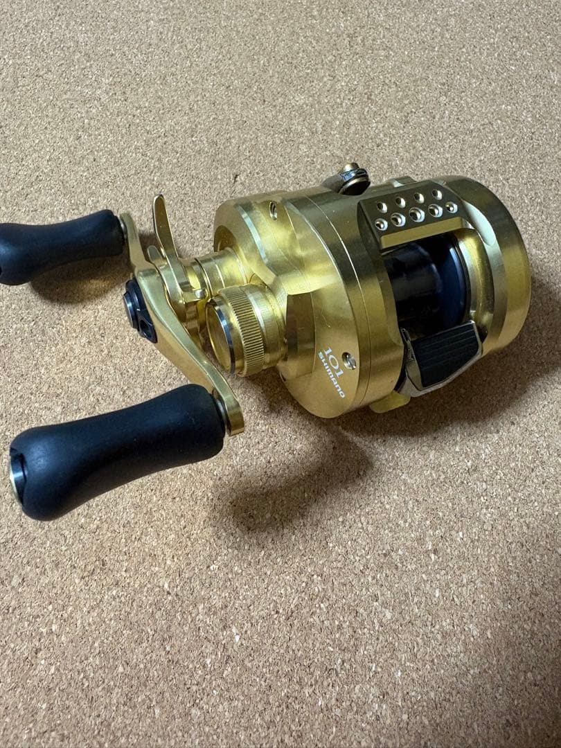 超美品　21シマノカルカッタコンクエスト101