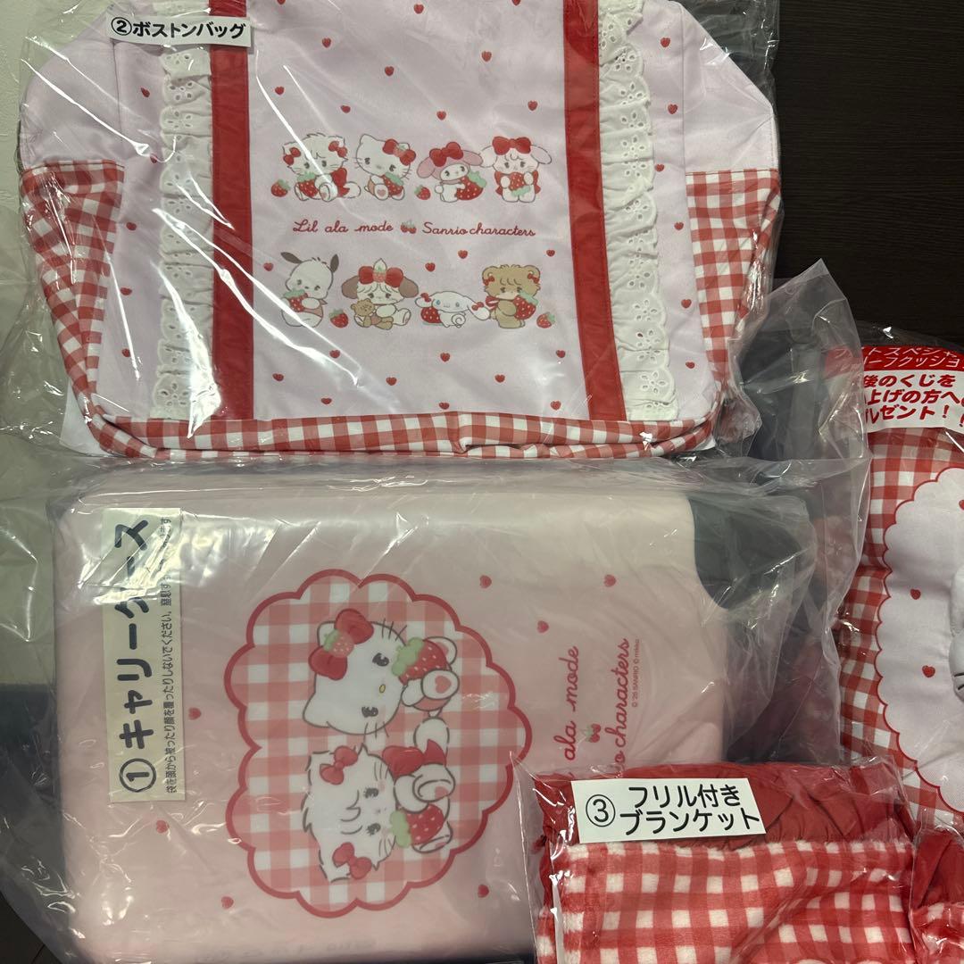 KiLaLa　Lil ala mode ×サンリオキャラクターズ 当りくじ