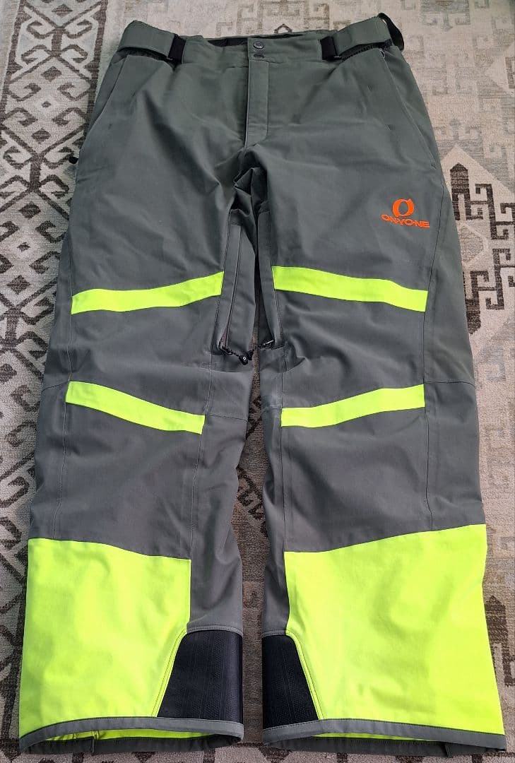 【上下Lサイズ】23/24モデル オンヨネ スキーウェア メンズ DEMOウェア