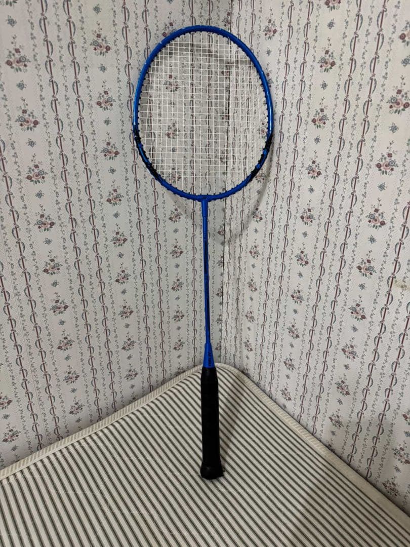 青色 バドミントンラケット ストリング付き
