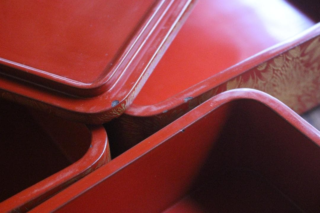 小傷あり！上質朱漆に極上菊詰沈金の映える輪島塗三段重（検重箱お重