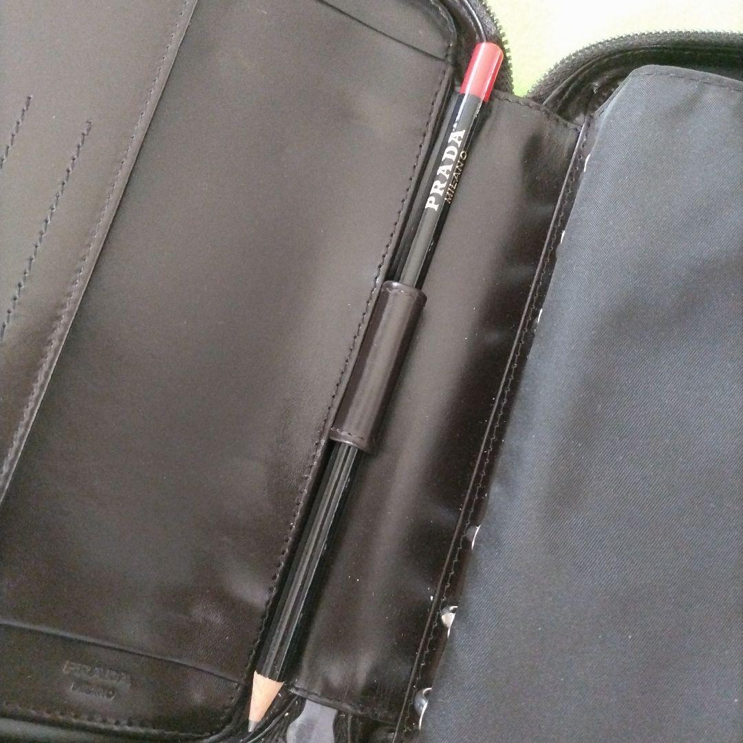 PRADA　A5サイズ ジッパーポーチ