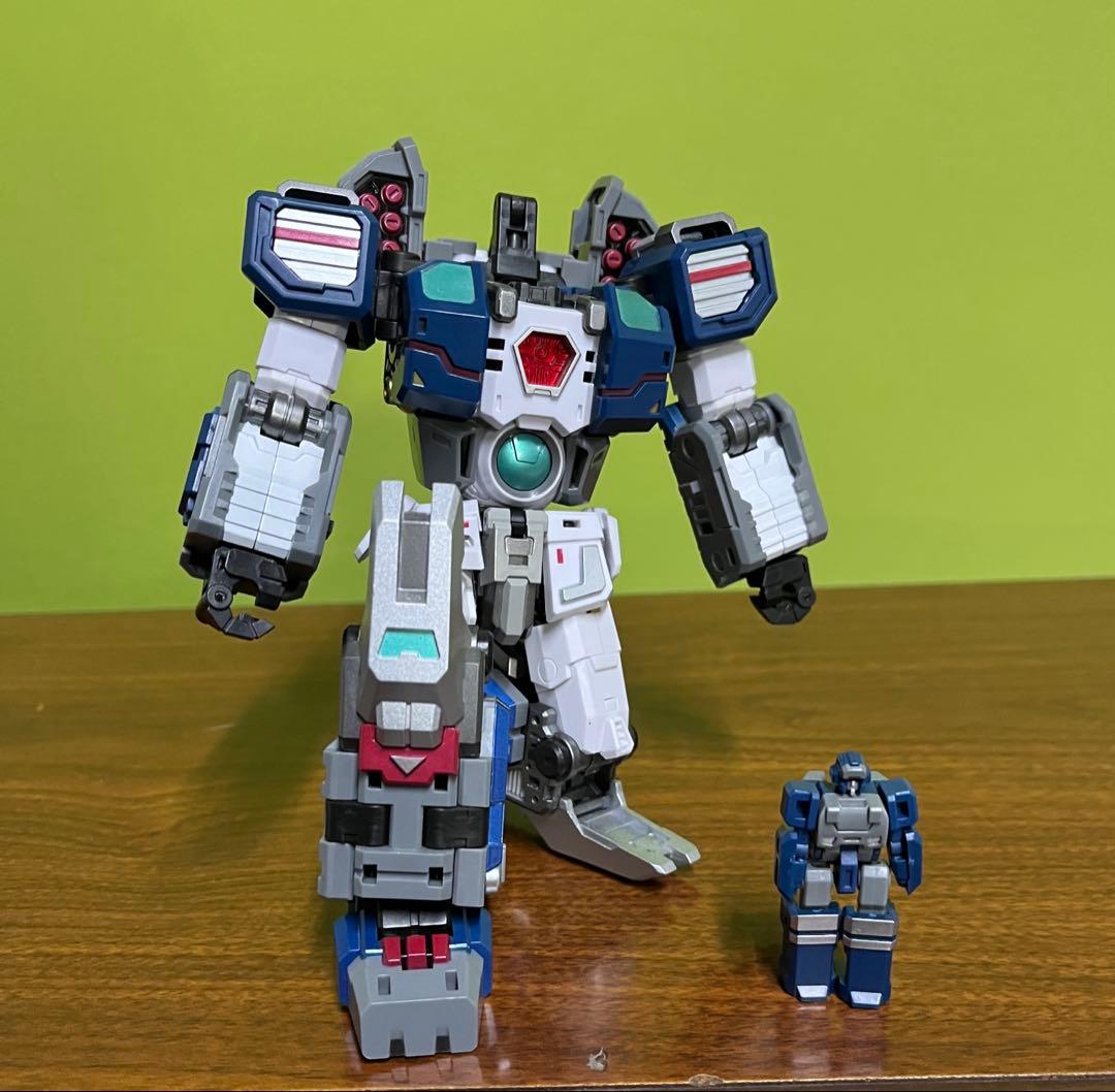 トランスフォーマーレジェンズ　フォートレスマキシマス&アップグレードパーツ付き