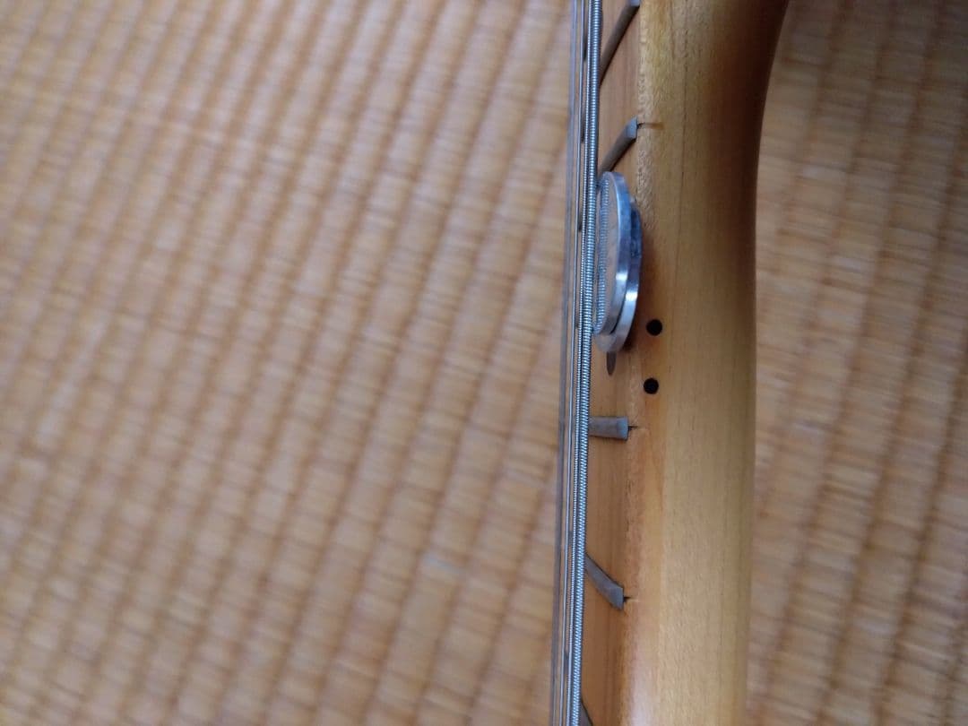 価格交渉ご自由に!ギター　キルトトップタイプ