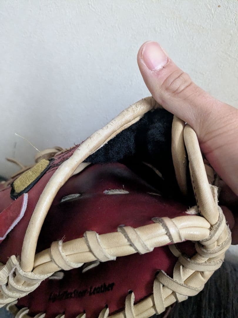 赤いレザーファーストーミット　軟式　アシックスゴールドステージ　左投げ用