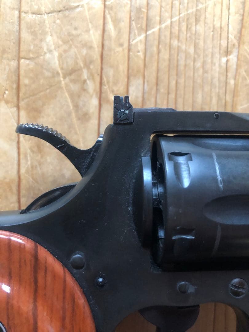 コルトパイソン357 MAGNUM コクサイ製ヘビーウエイト4インチモデルガン