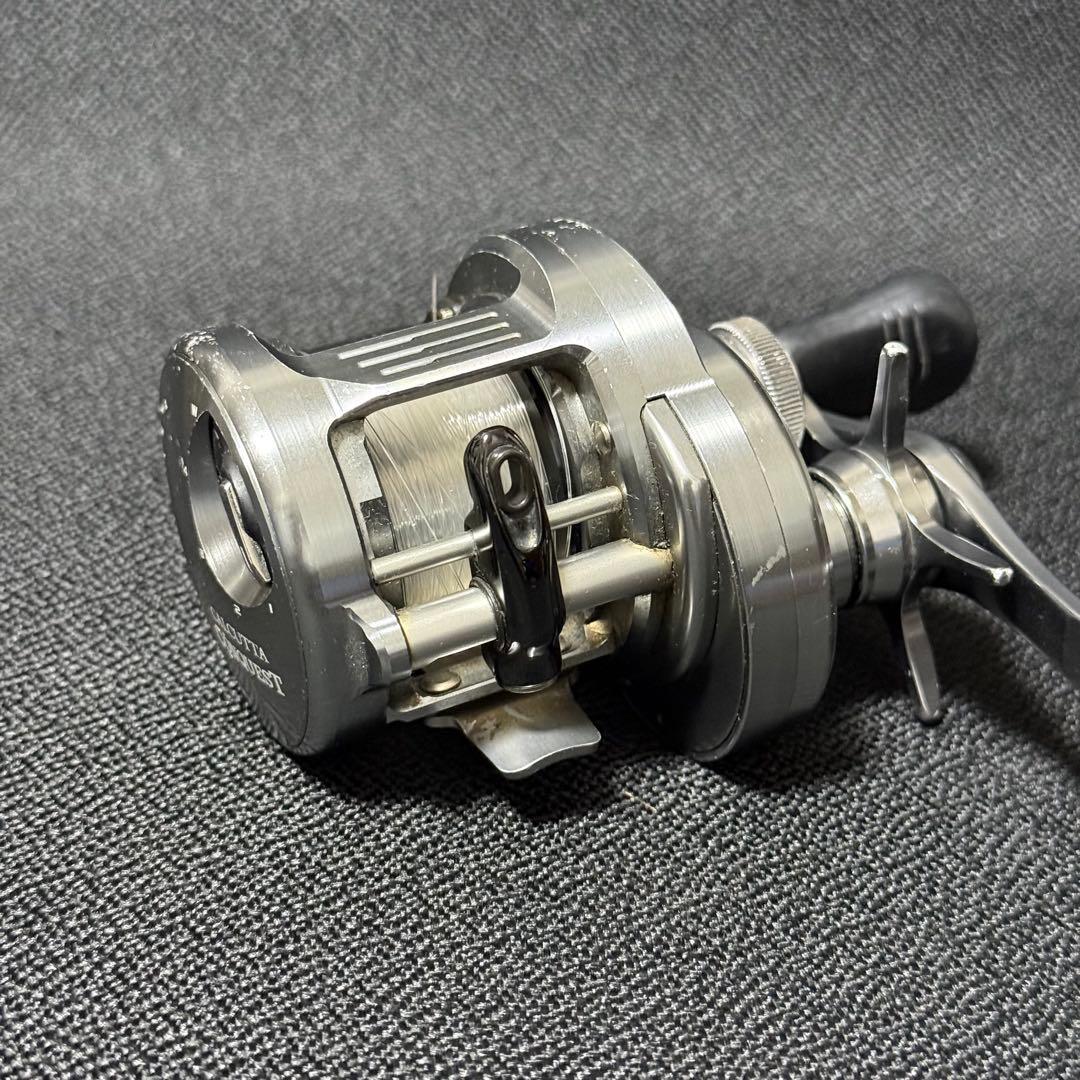 シマノ　カルカッタコンクエストDC 201HG