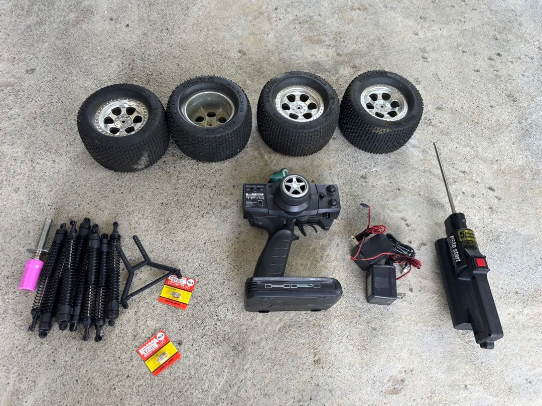 サベージ25 HPI エンジンラジコンカー