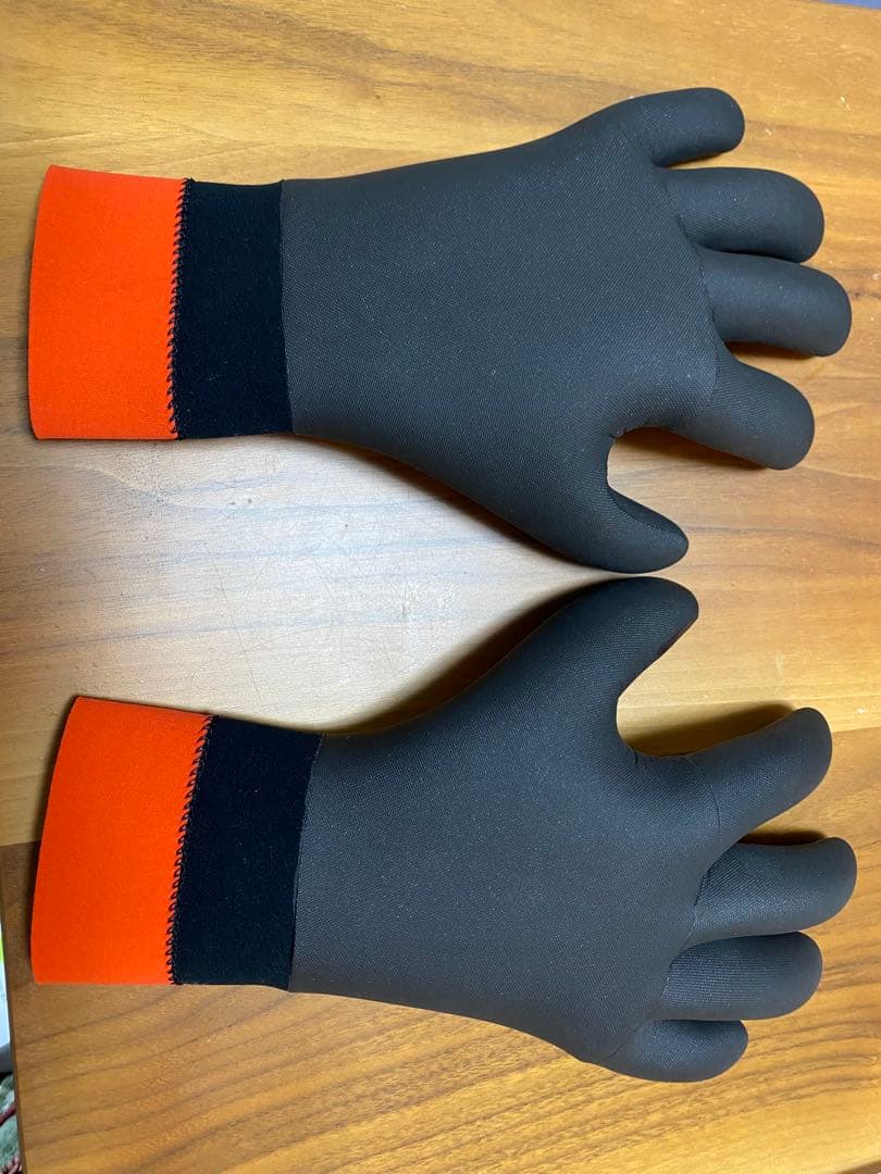 HOLLY グローブ　3ミリ　Lサイズ　サーフィン