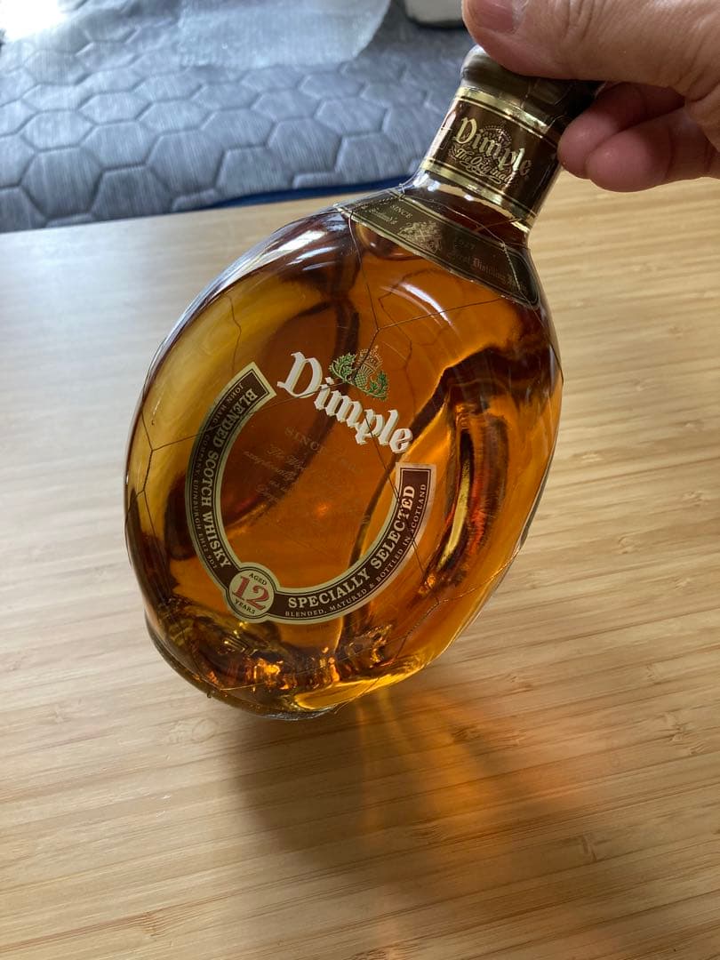 ウイスキー山崎180ml、富士山麓700ml、ディンプル 12年700ml