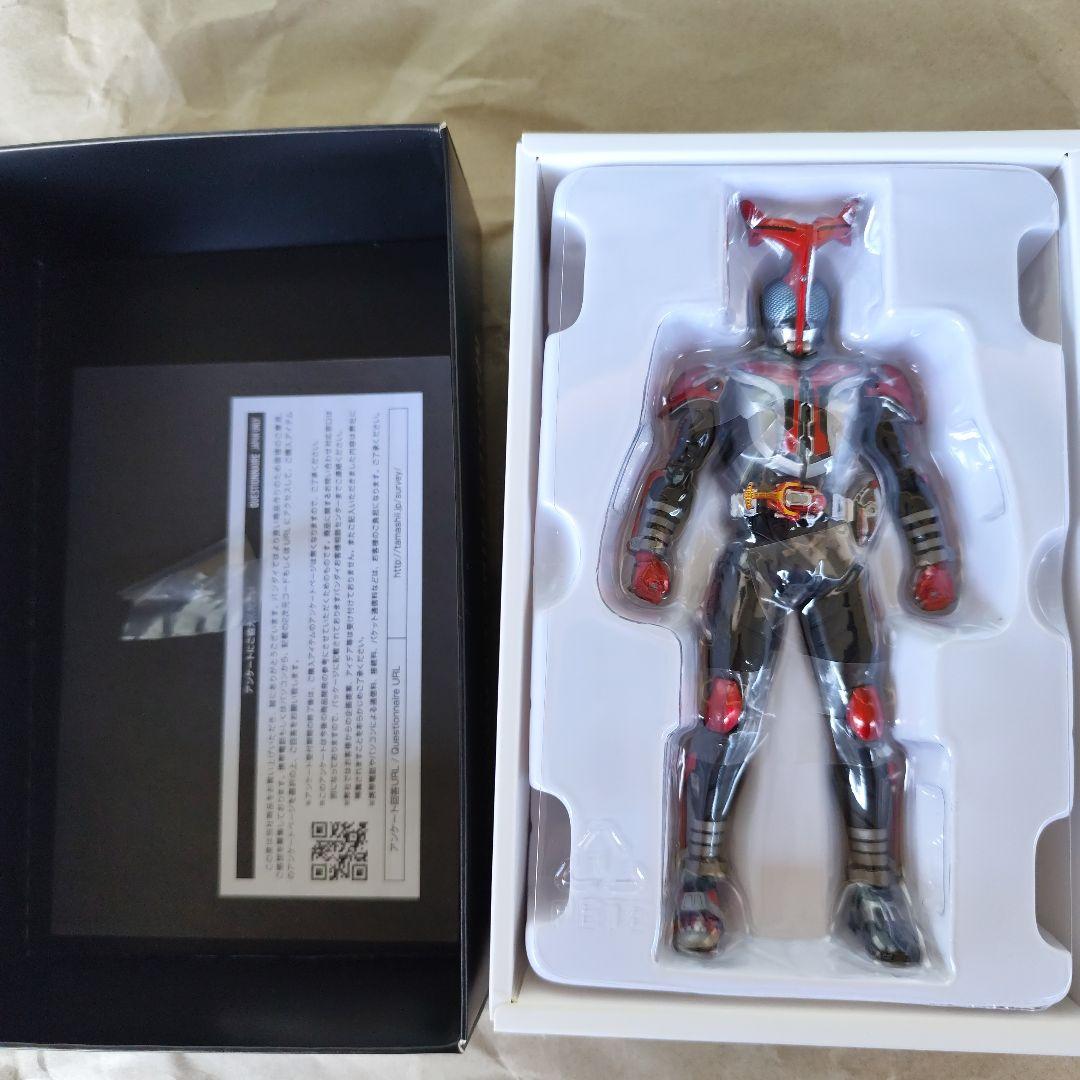 BANDAI 仮面ライダー フィギュアーツ　真骨彫　ハイパーカブト