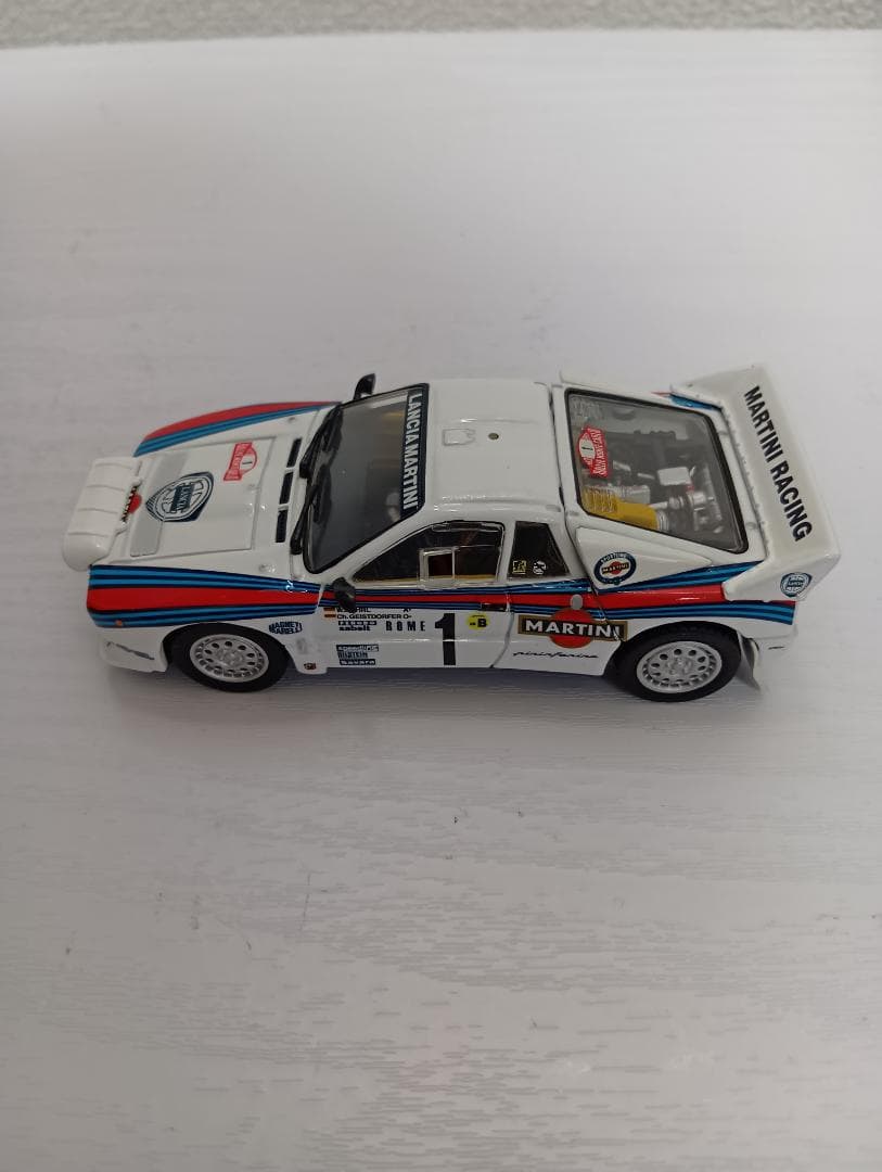 京商 Lancia 037 Rally \"MARTINI\" 1984