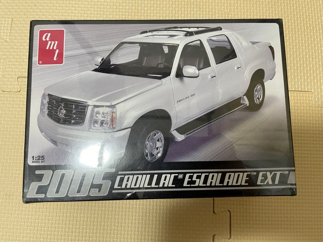AMT 2005 Cadillac Escalade EXT プラモデル