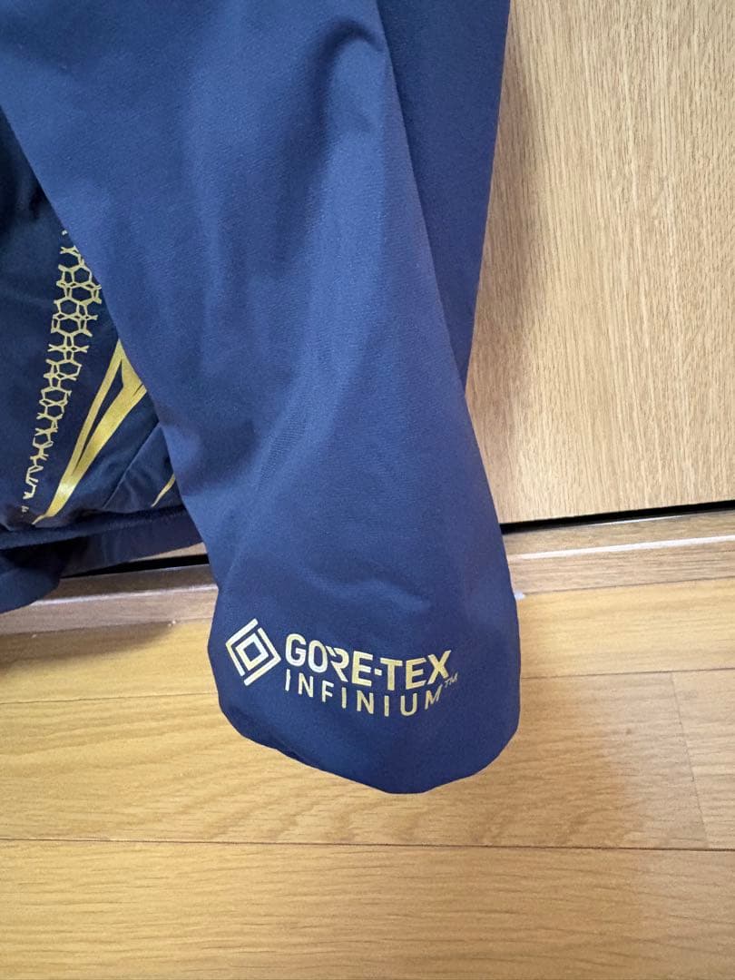 DAIWA TOURNAMENT フィッシングジャケット ブラック/ゴールド