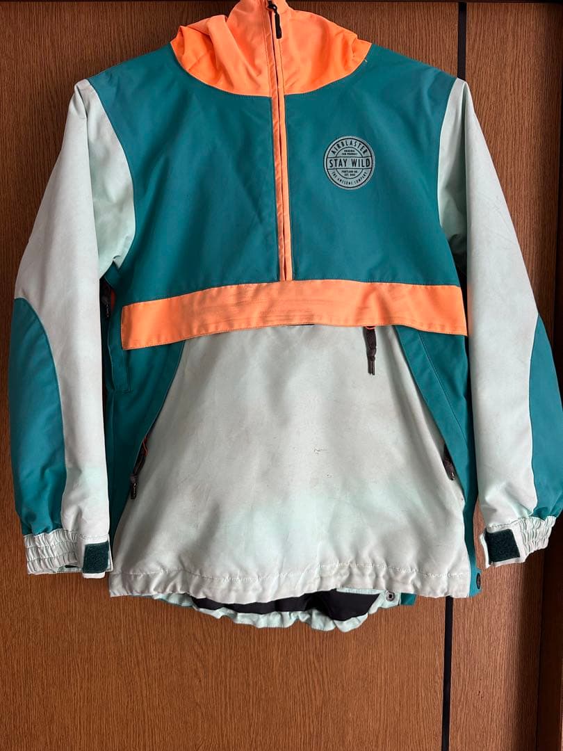 【値下げ】Airblaster・Burton スノーウェア キッズ上下セット