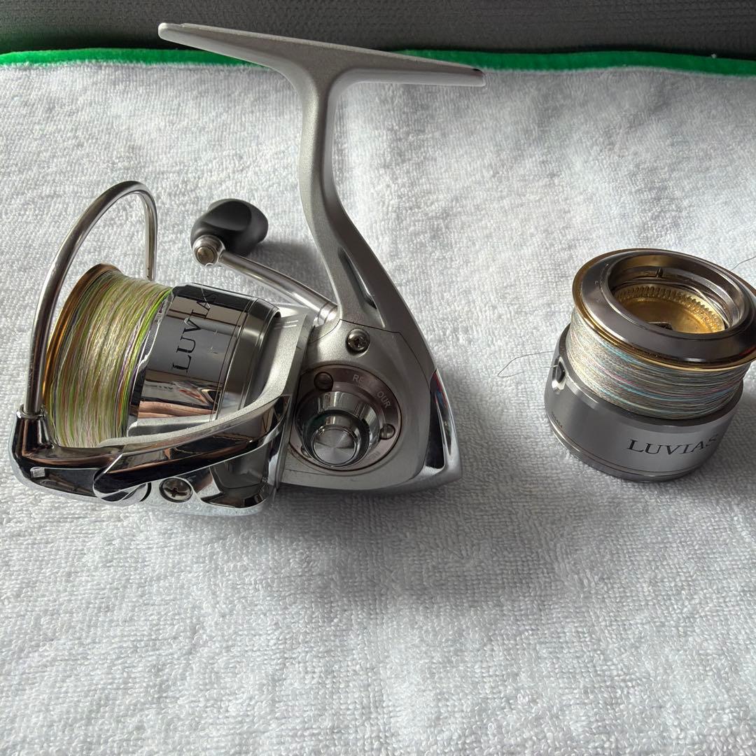 LUVIAS 2506 スピニングリール 2500スプール付き