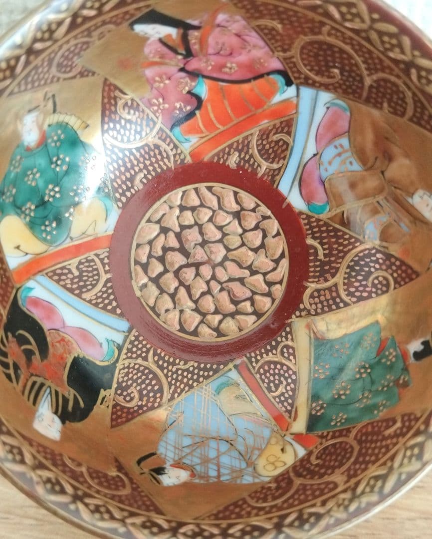 お値下げしました、九谷　六歌仙　青粒　金粒盃