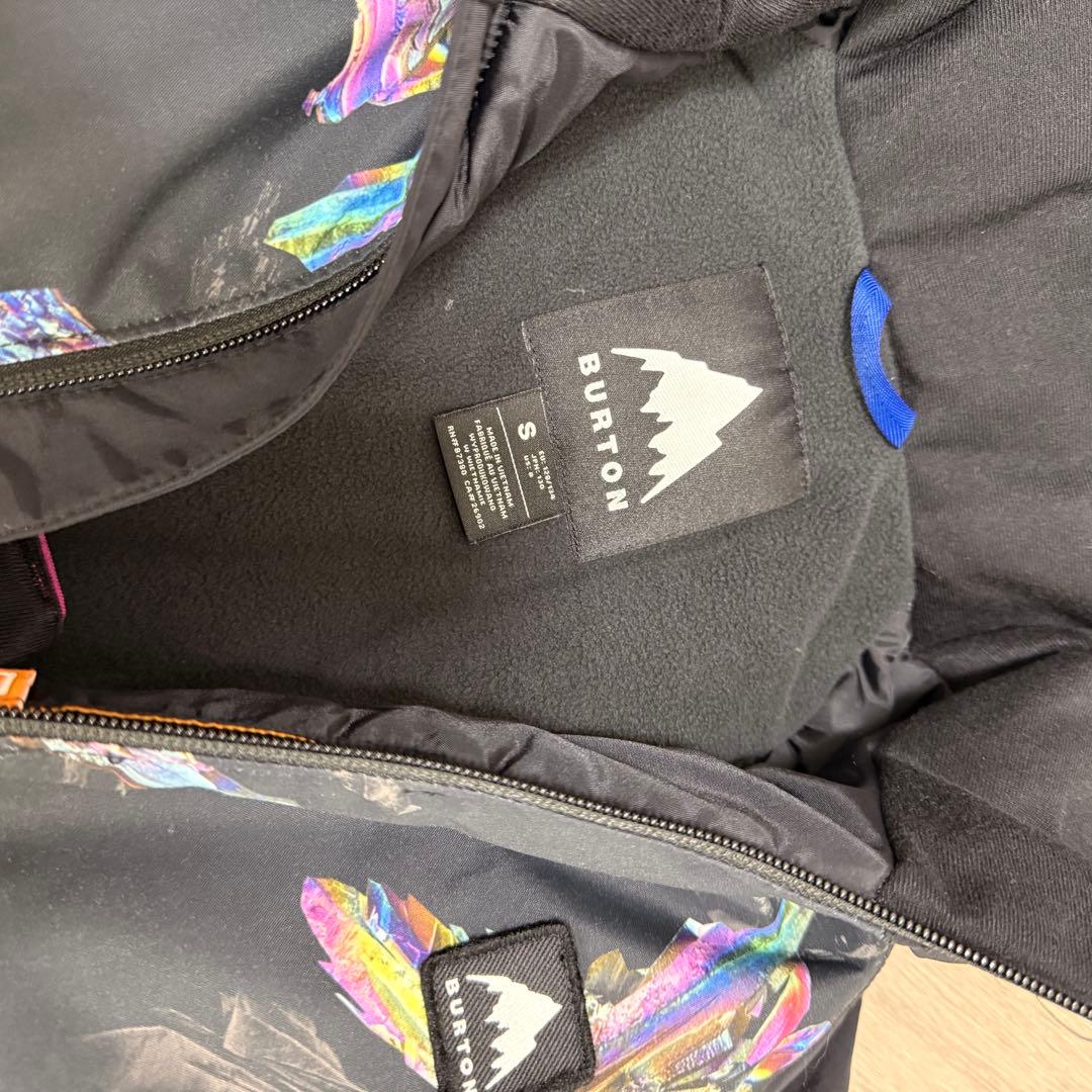 Burton 子ども用スノーボードウェア上下 キッズSサイズ 130cm前後