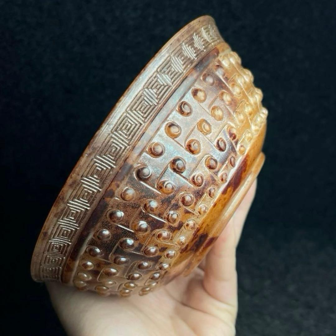 旧蔵　珍品　高古玉 ハリネズミ模様彫刻　茶碗　時代物　アンティーク　文房具収蔵品