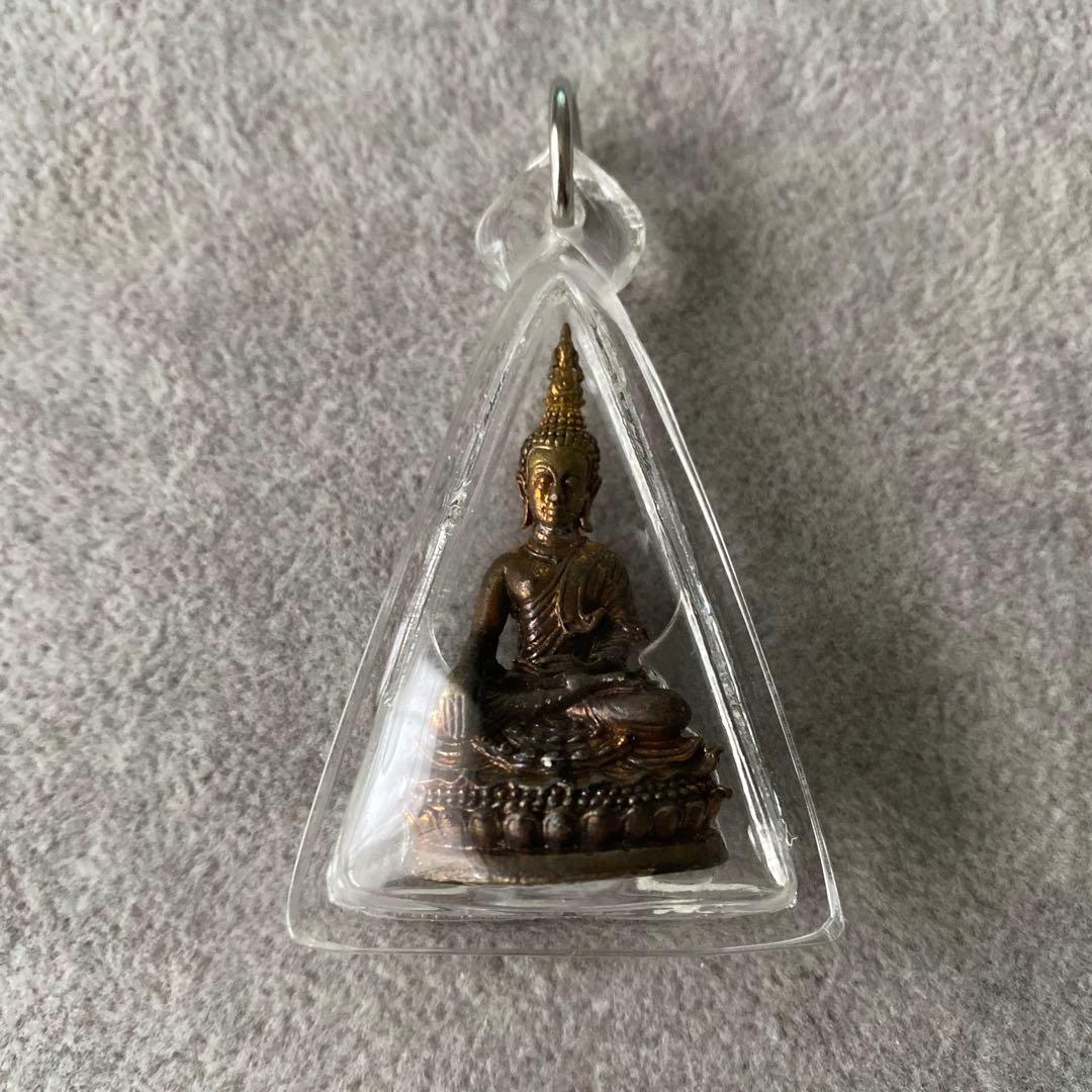 プラクルアン プラサラパットヌーク ワット・チュムナム 2013年 魔除 御守り