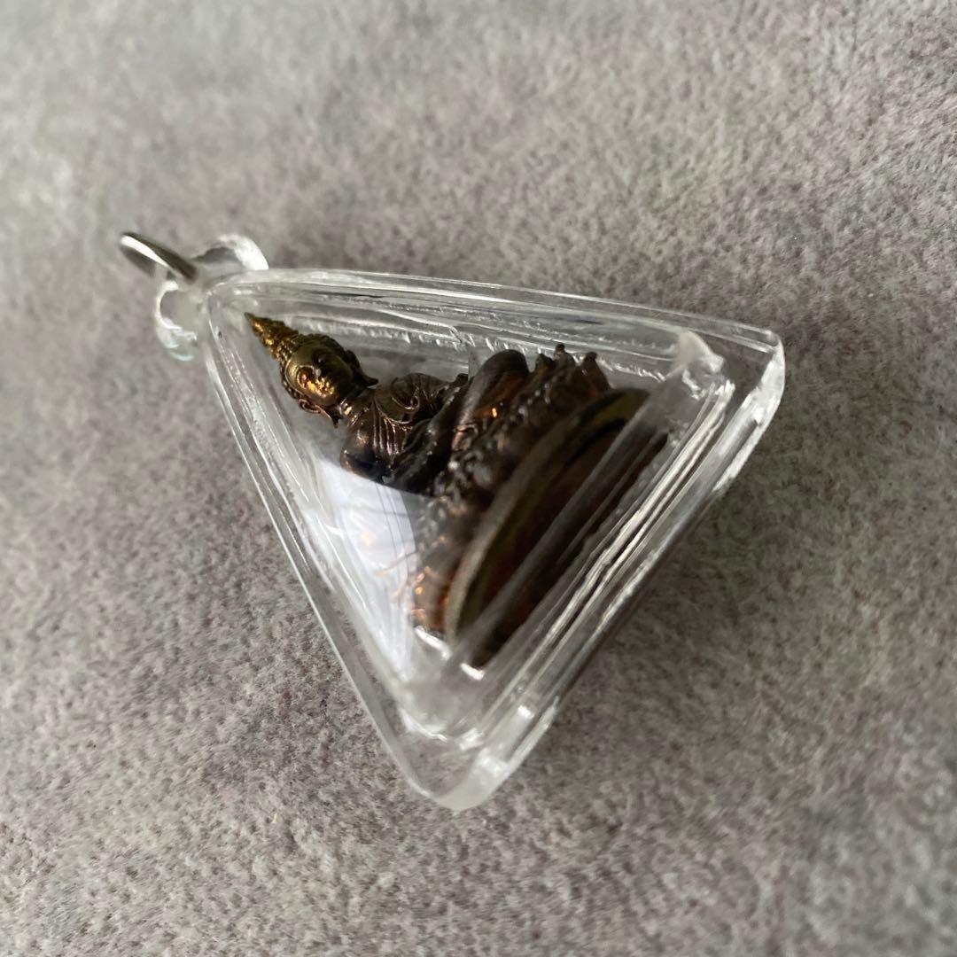 プラクルアン プラサラパットヌーク ワット・チュムナム 2013年 魔除 御守り