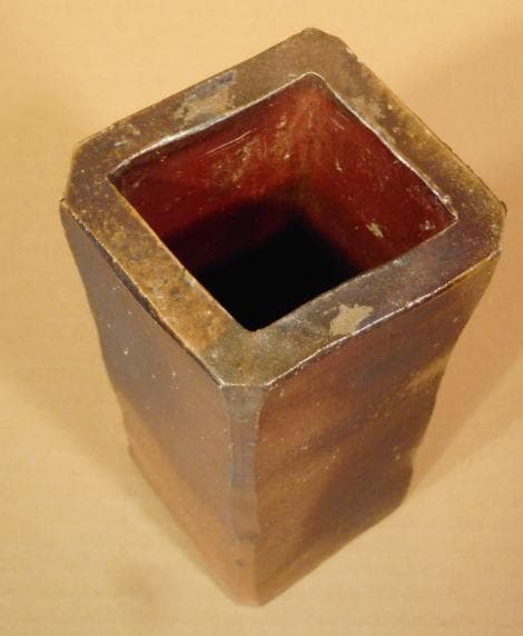 本山和泉    備前焼 角花生