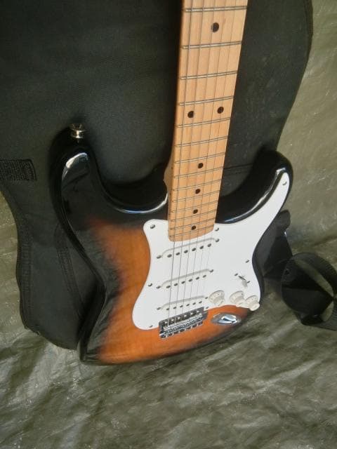 178：Squier Stratocaster ジャンク