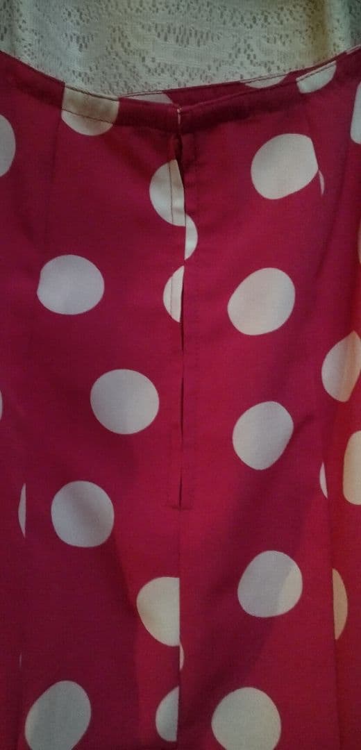 ｔイベリアエルモサ　鮮やかなピンクに白＆ランダム水玉のマチとフリルで豪華！