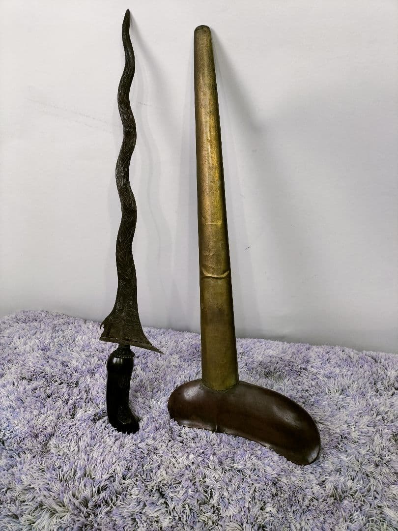 東南アジア　インドネシア　クリス 波刃　短剣 儀礼刀 模造刀