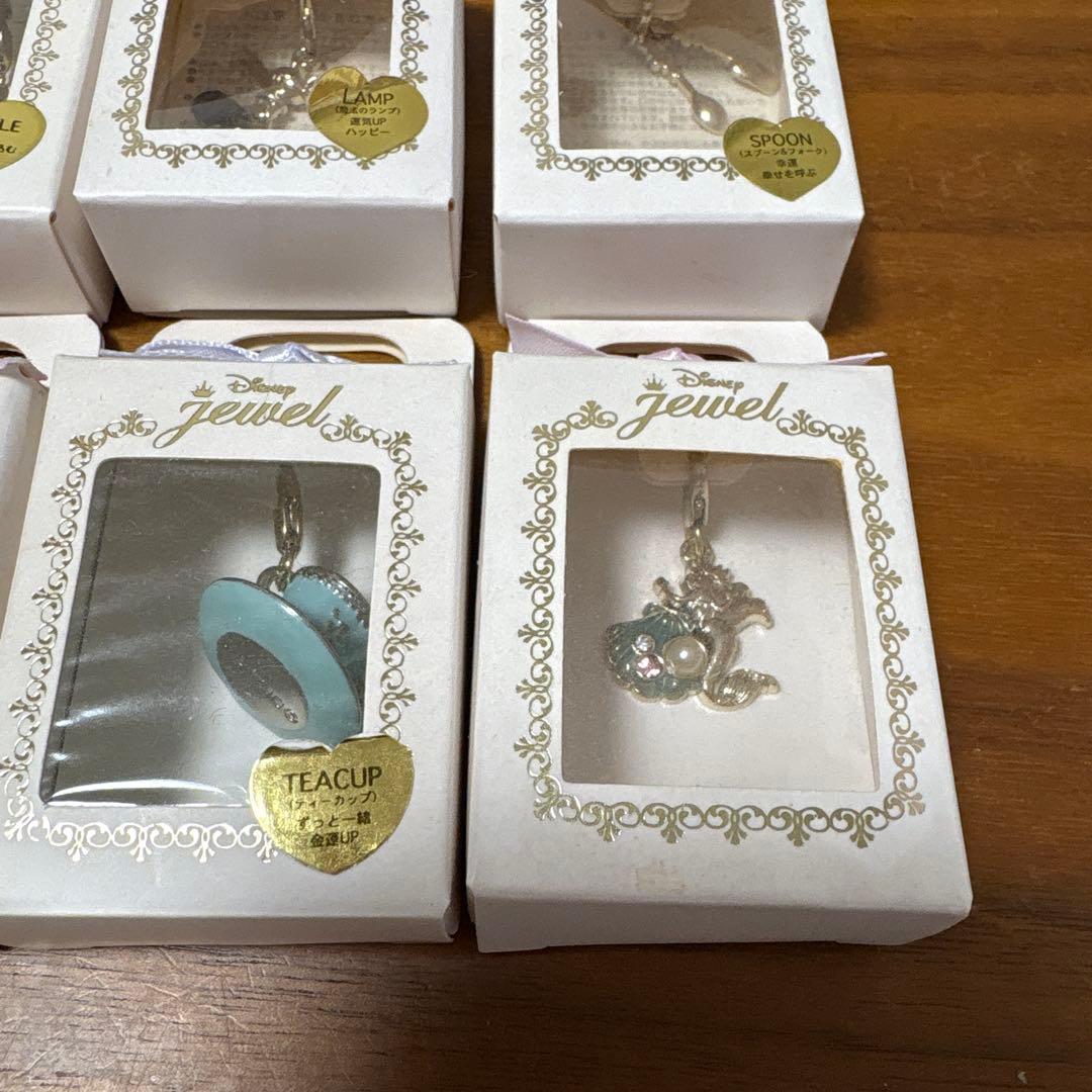 ディズニーストア　ディズニージュエル　ティーカップ　馬車　魔法のランプ　ボトル