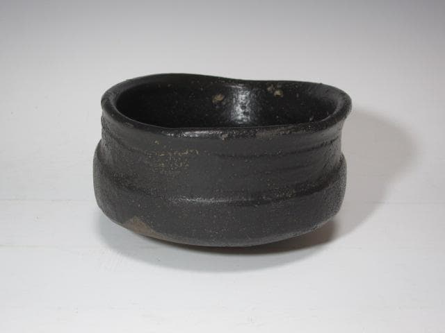 ☆　江戸初期　黒織部沓茶碗　二重箱　12代加藤景秋極めがございます☆y177