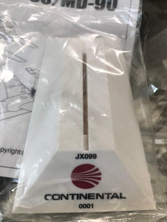航空機・ヘリコプター Jet-X 1/400 JX099 MD-82 CONTINENTAL