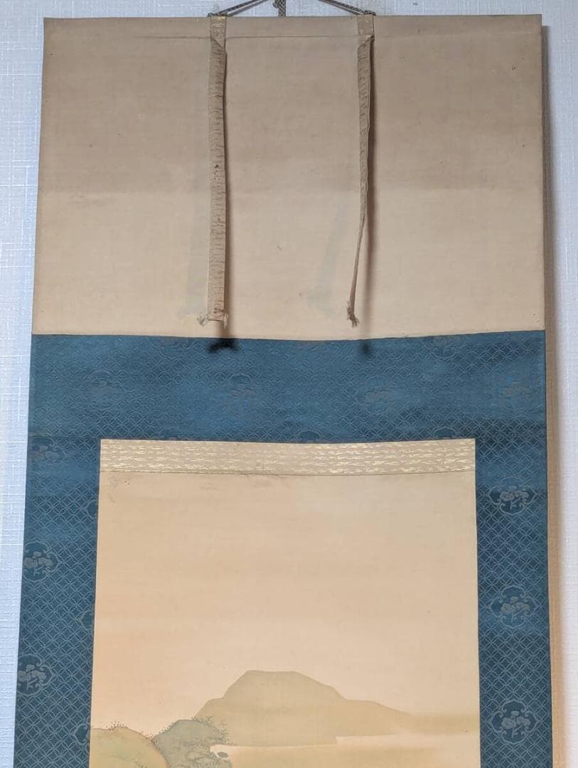 【真作】掛軸　鶴図対幅　松上飛翔図と浜辺群鶴図　　合箱入　U186