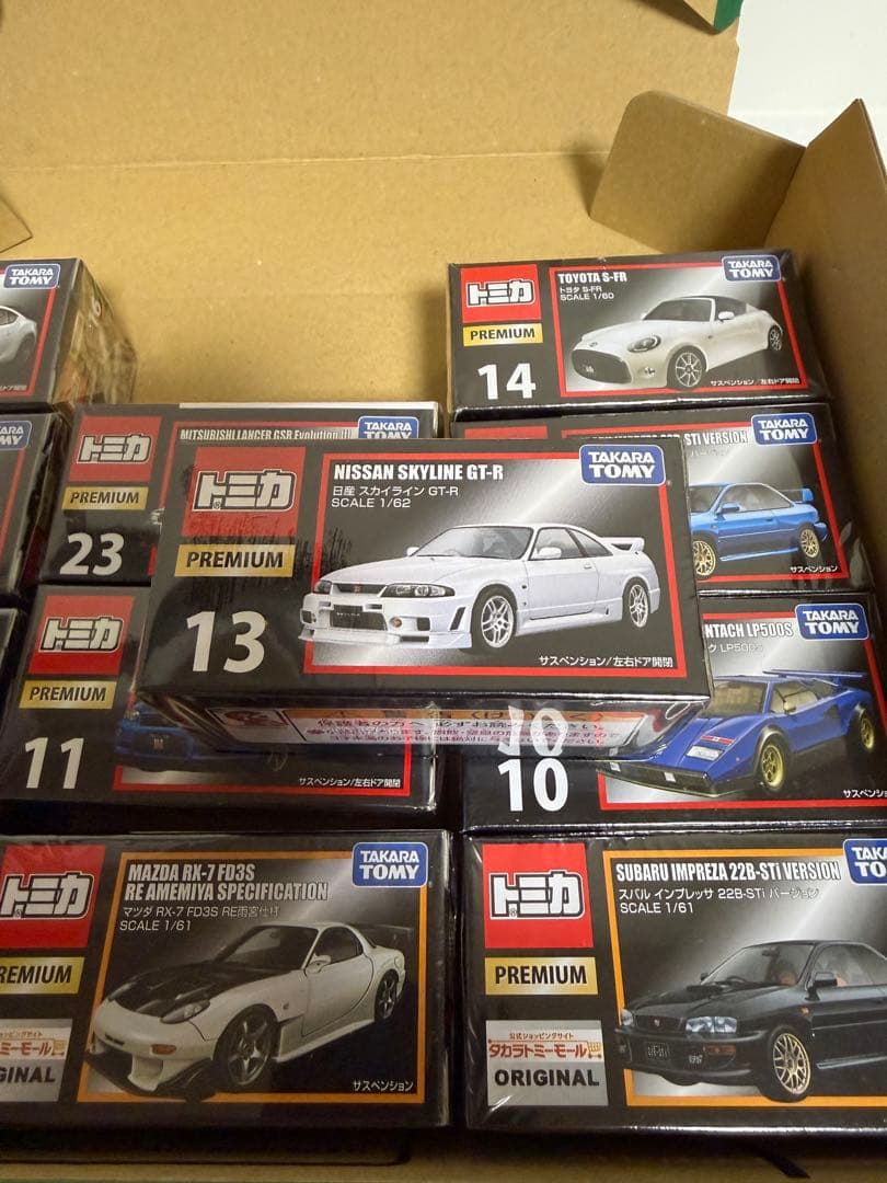 トミカプレミアム　まとめ売り　12台