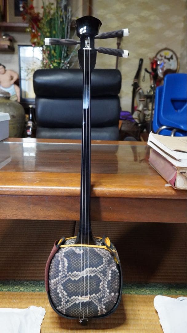 内間直樹作 西平開鐘型三線 フィリピン黒木四つ割り真黒！！