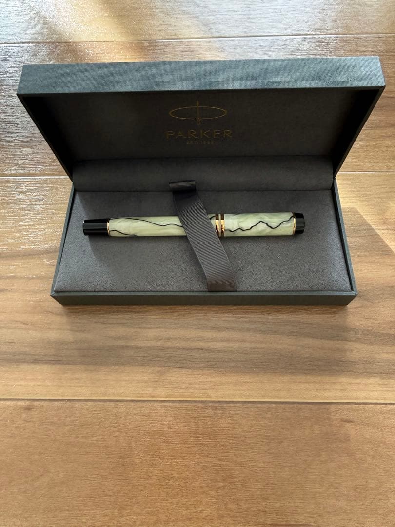 Parker 万年筆 アイボリー・黒