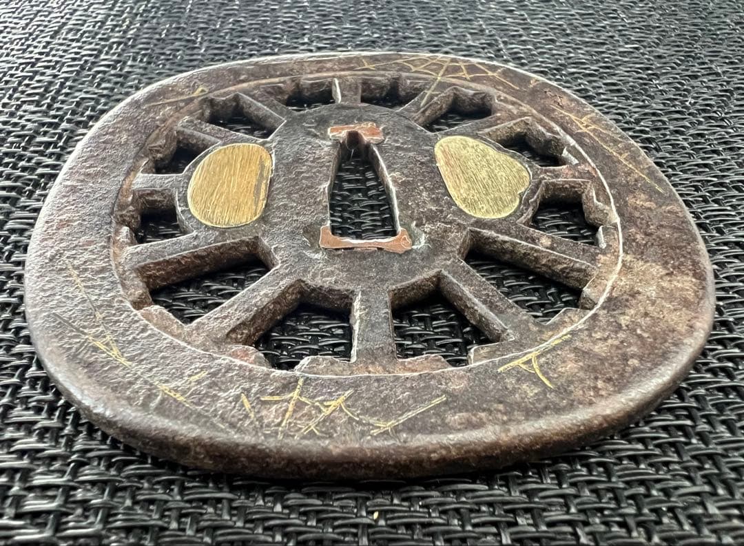 刀鍔 無名肥後 楽寿 透かし鍔 責金 年代物 桐箱付き(鍔布団有) アンティーク