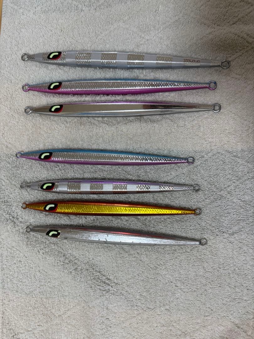 ウロコジグ　スティンガーバタフライ イージーペブル