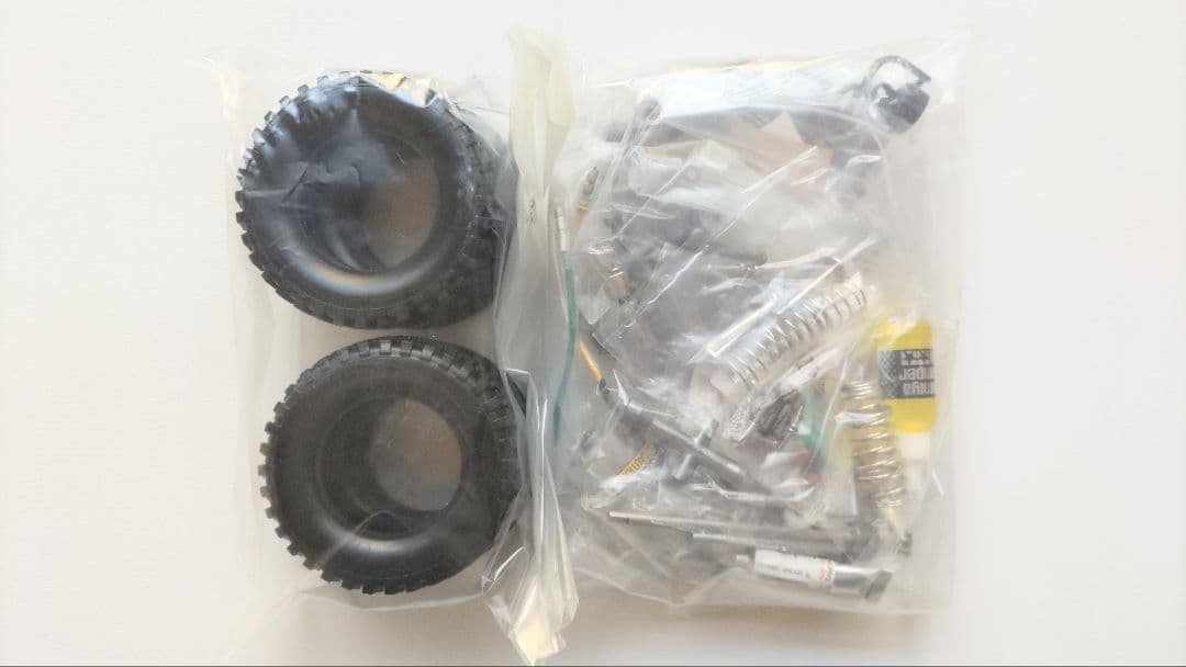 タミヤ 1/10 トヨタ FJクルザー CC-01