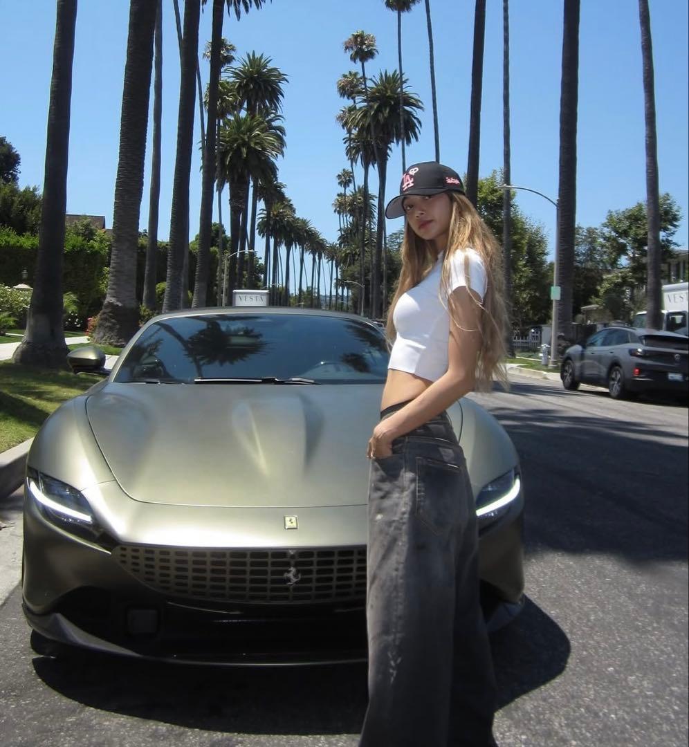 BLACK PINK LISA 着 ロサンゼルス ドジャース コラボ キャップ