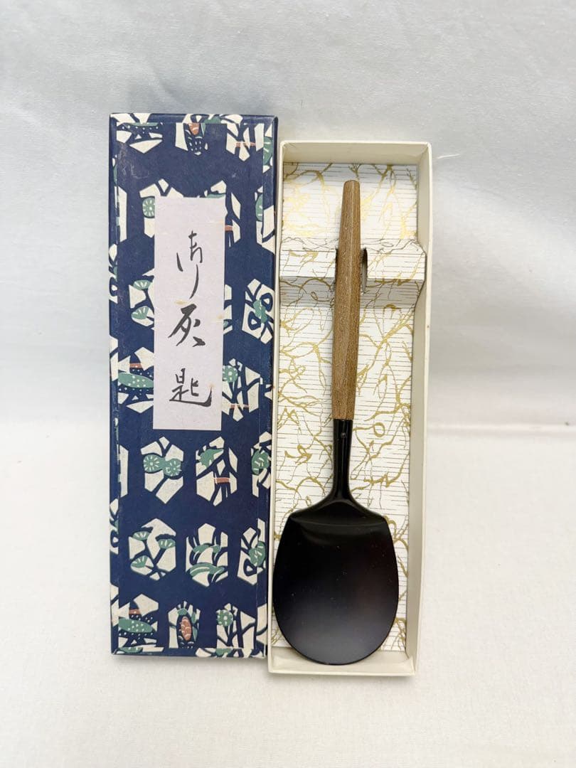 未使用 茶道具 寄神崇白造 桂窯黒真塗 面取土風炉 輪島塗敷板底瓦 火箸灰匙共箱