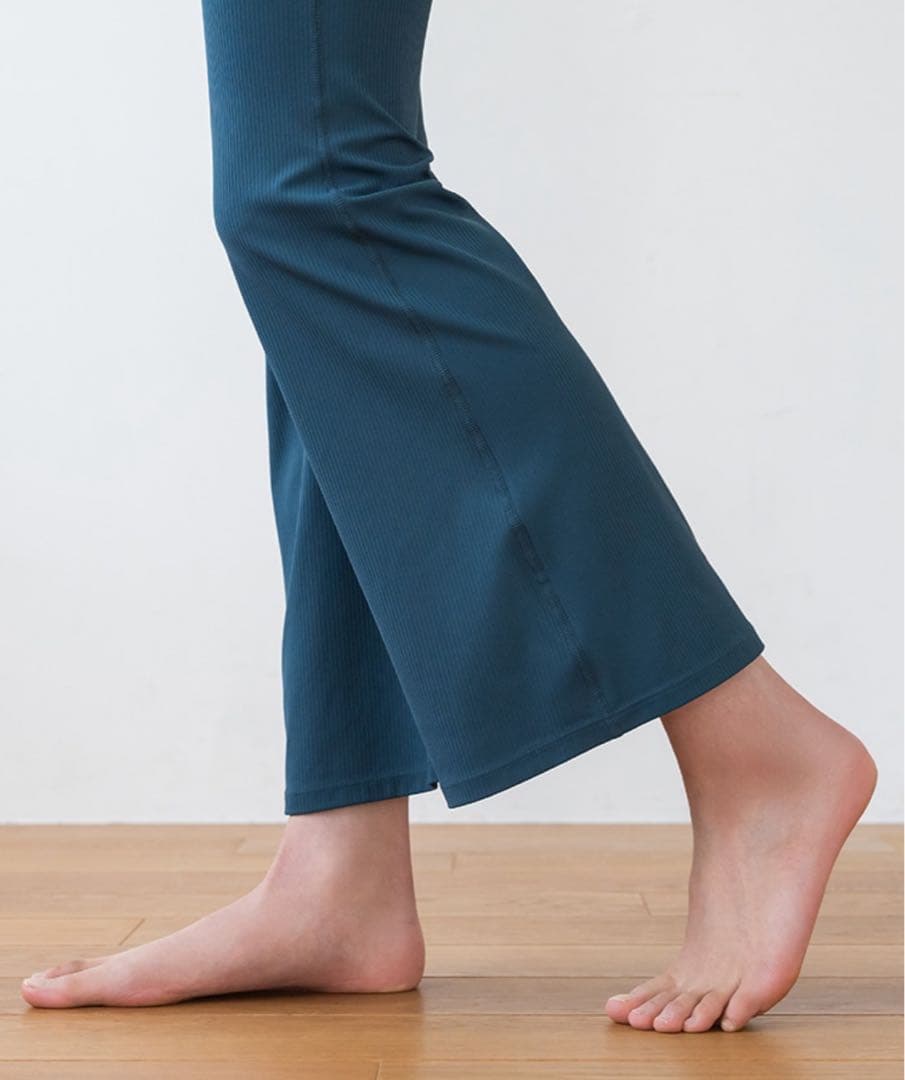 @@@　【SUKALA】ベーシックリブフレアパンツ　Sサイズ ブラック