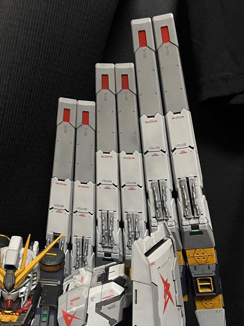 PG UNLEASHED 1/60 νガンダム　完成品模型　塗装済み　一点モノ