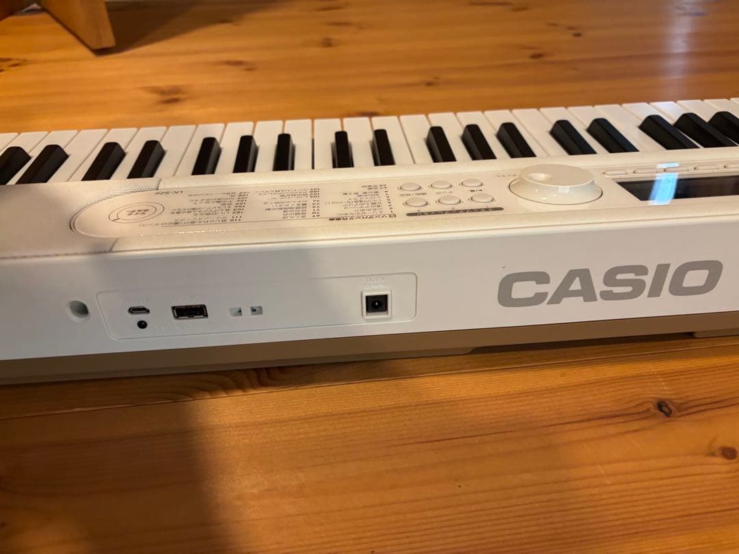 CASIO LK-526 キーボード