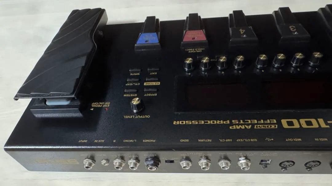 BOSS GT-100 ギターエフェクトプロセッサー