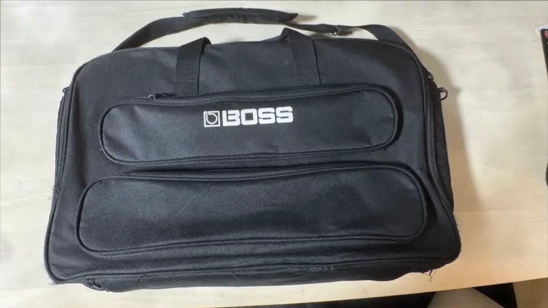 BOSS GT-100 ギターエフェクトプロセッサー