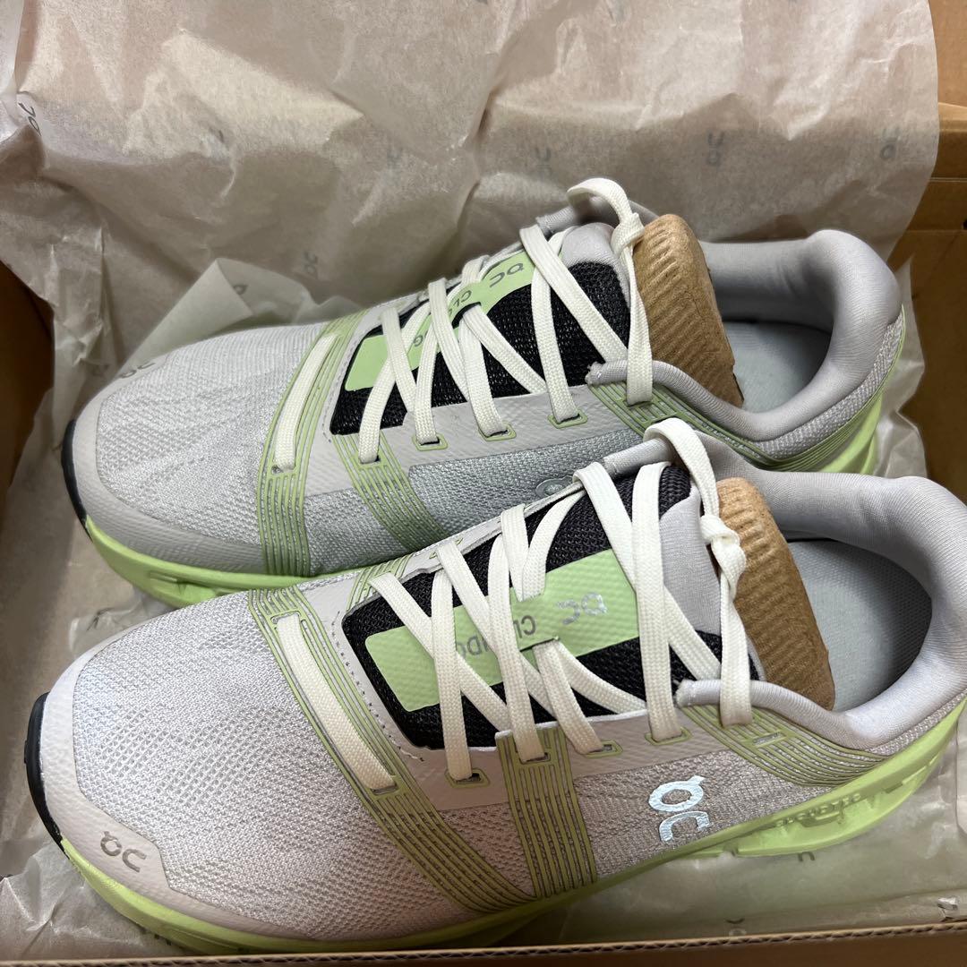 ウォーキング・ランニングウェア On Cloudgo