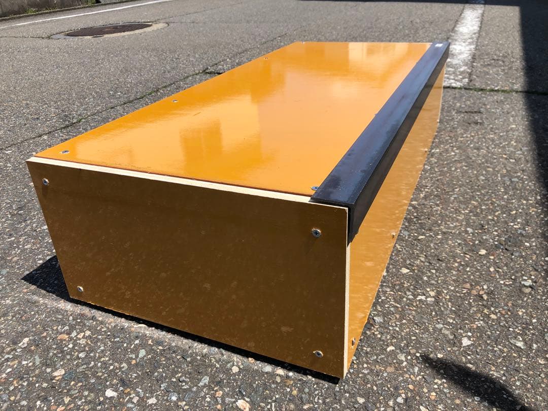 スケボーセクション　カーブボックス　スケートボードパークマニュアル台